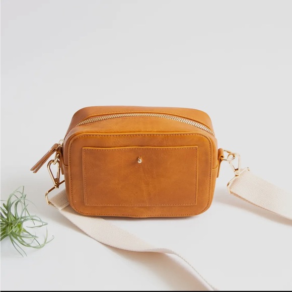 Stylish Tan Crossbody Bag - Picture 4 of 7